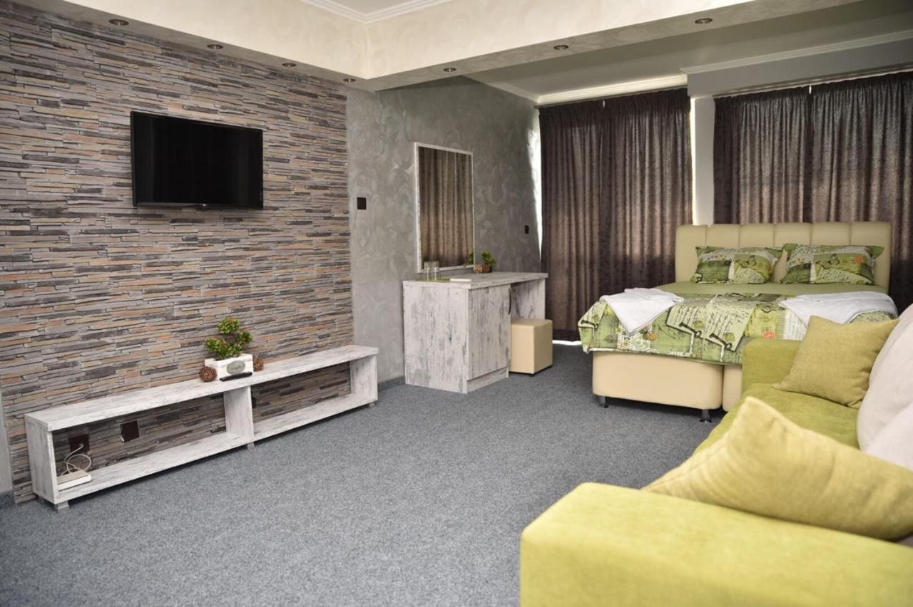 Studios Amigo Veliko Tŭrnovo Exterior foto